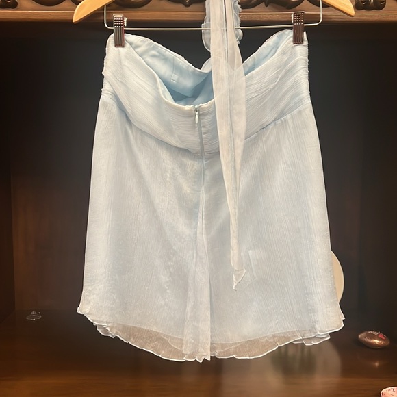 Beautiful silk halter top - Picture 3 of 7